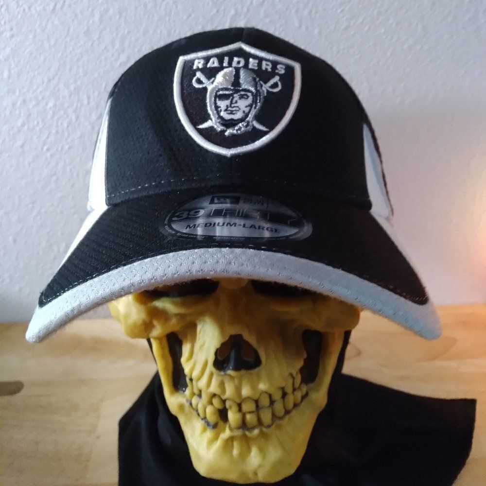 NWT New Era Oakland Raiders Fitted Hat M/L